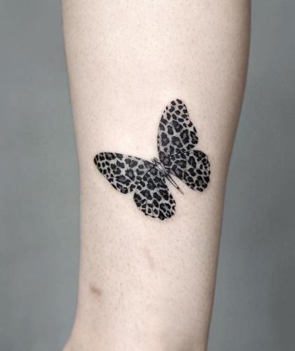 Tatoo papillon léopard pour femmes